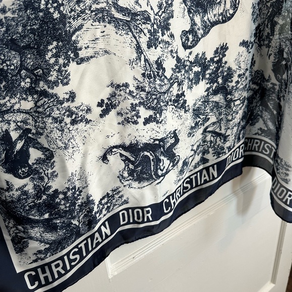 Toile de Jouy 100% Silk Sauvage Scarf - Picture 2 of 8